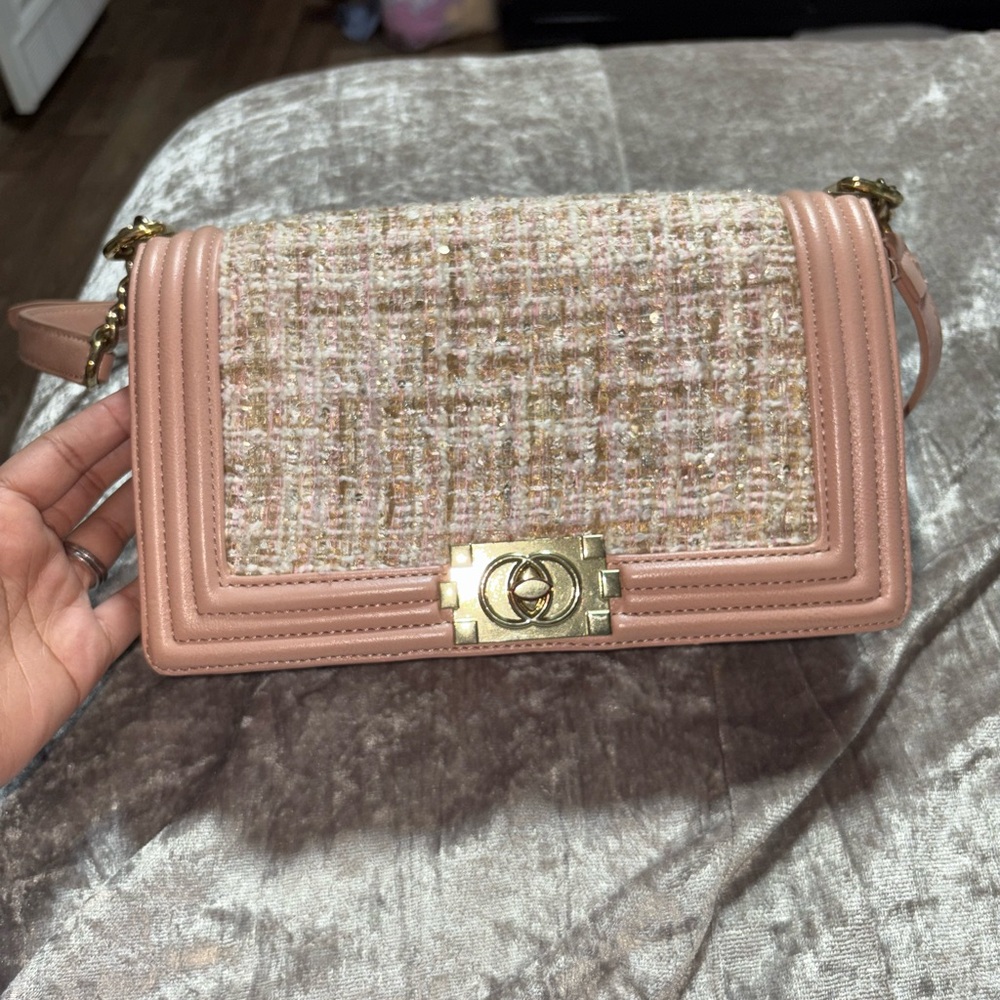 Chic Tweed and Leather Shoulder Bag - Pink